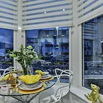 The Apartment - Ground Floor - Luxury For Up To 4 Guests Near Open Air Theatre And North Bay